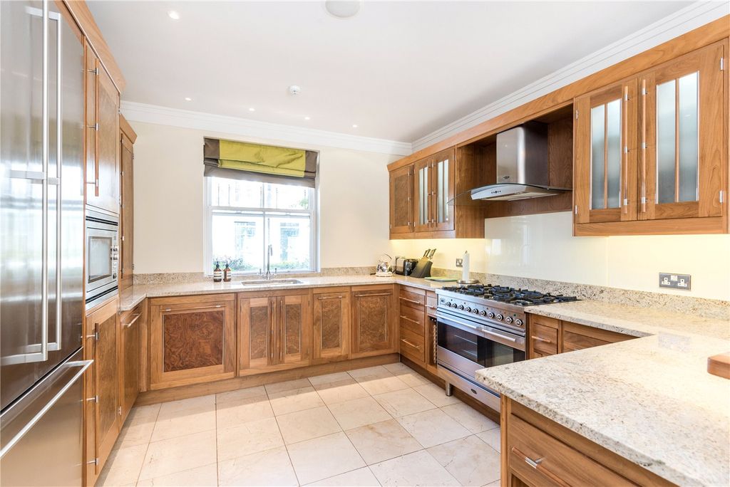 Property photo 3 of 15 Kitchen