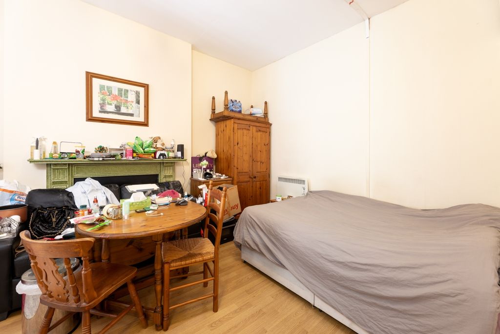 Property photo 2 of 8 Studio (2)