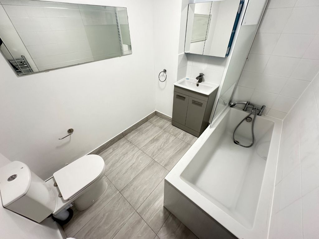 Property photo 3 of 18 5157613