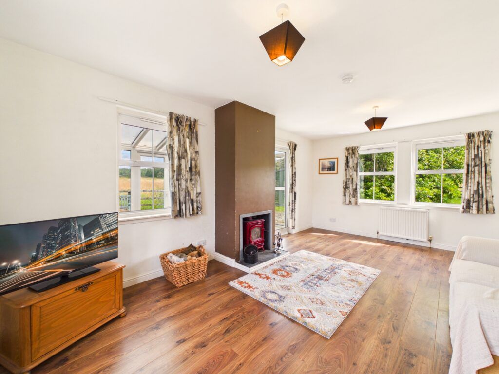 Property photo 3 of 32