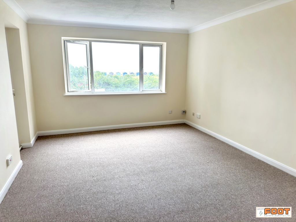 Property photo 3 of 16 Photo 4