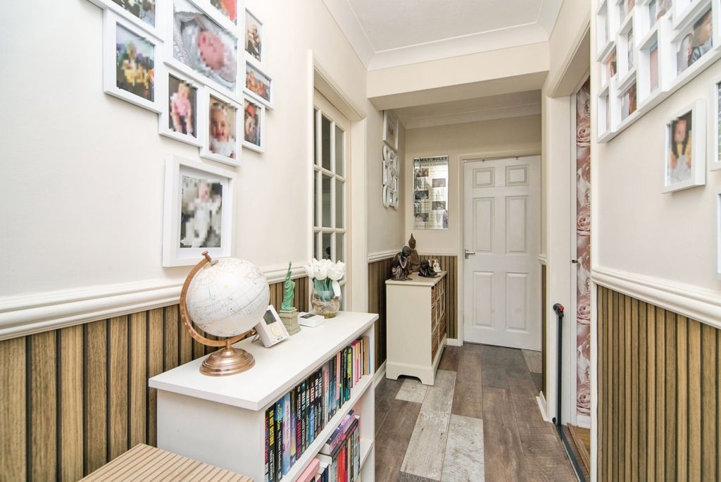 Additional image 10 of 1 bed flat for saleRiverside Court, Deganwy, Conwy LL31