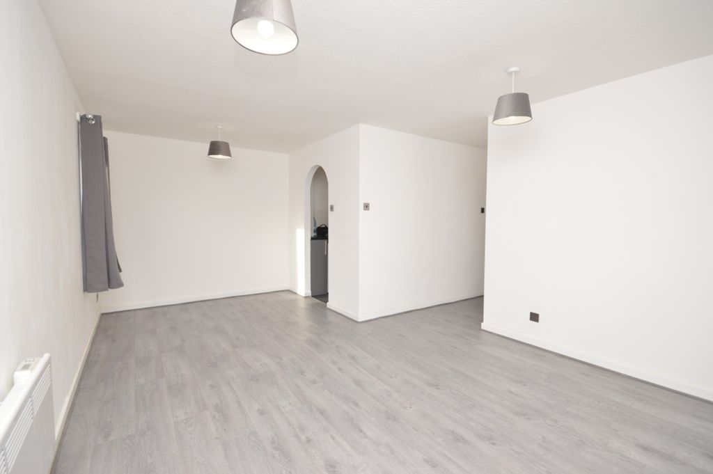 Property photo 3 of 10 Gallery