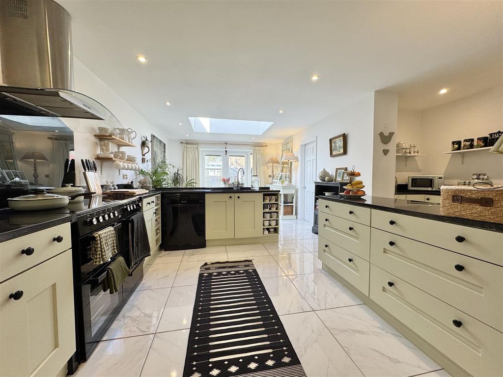 Property photo 3 of 30 Img_1872.Jpeg