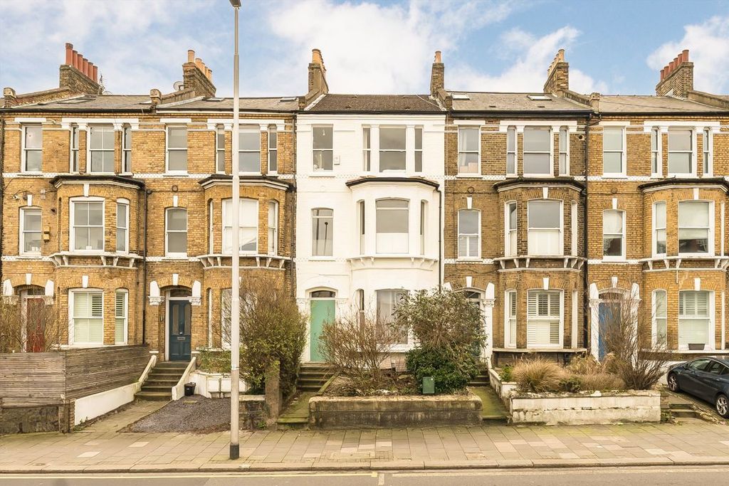 Property photo 1 of 6