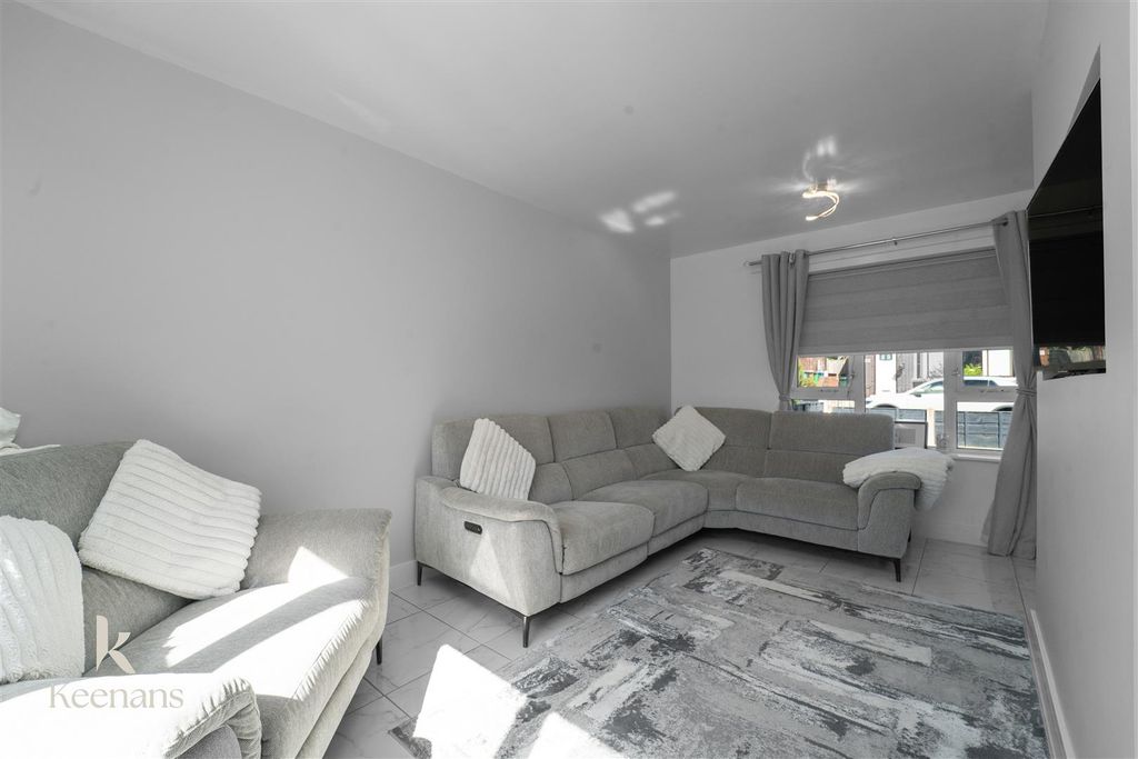 Property photo 2 of 12 Keenans.Jpg