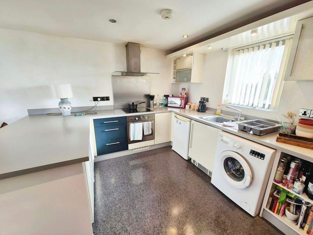 Property photo 2 of 9 2E5680Ff-1000013225