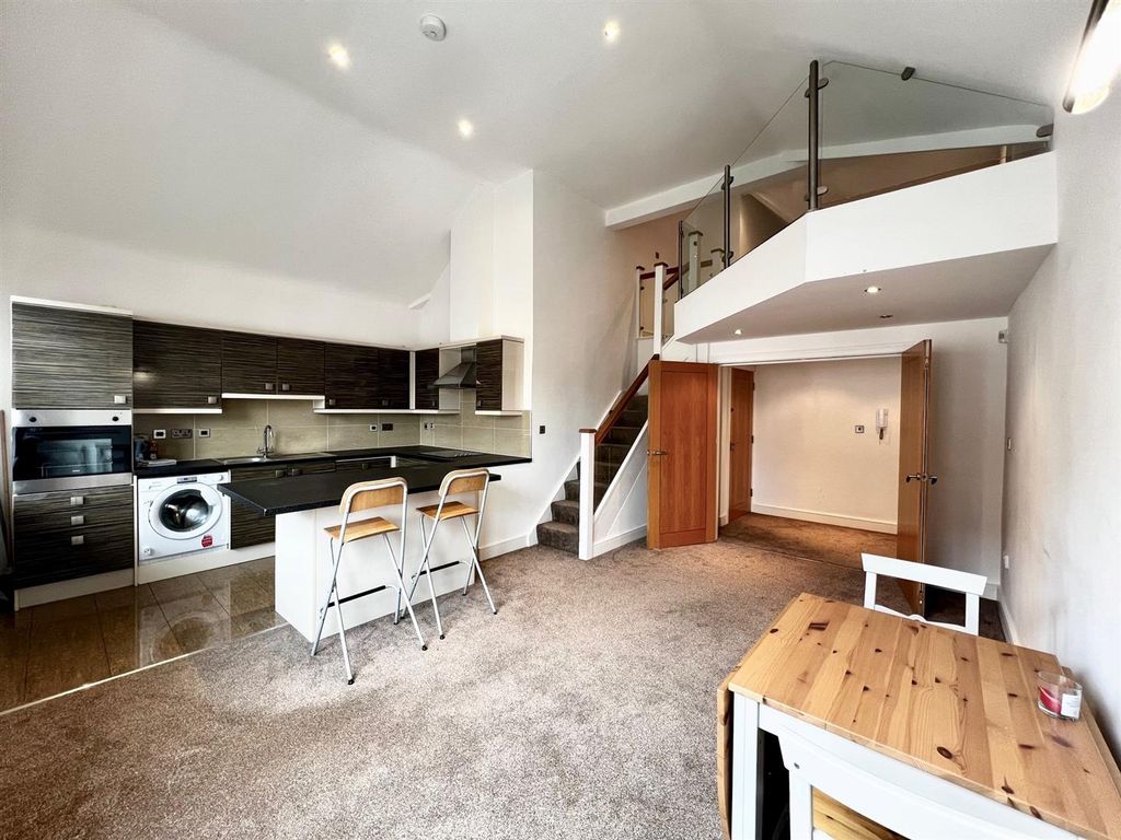 Property photo 1 of 13 Kitchen2.Jpg