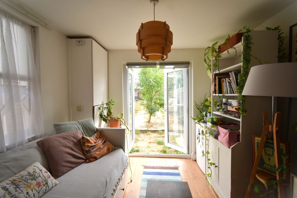Property photo 2 of 7