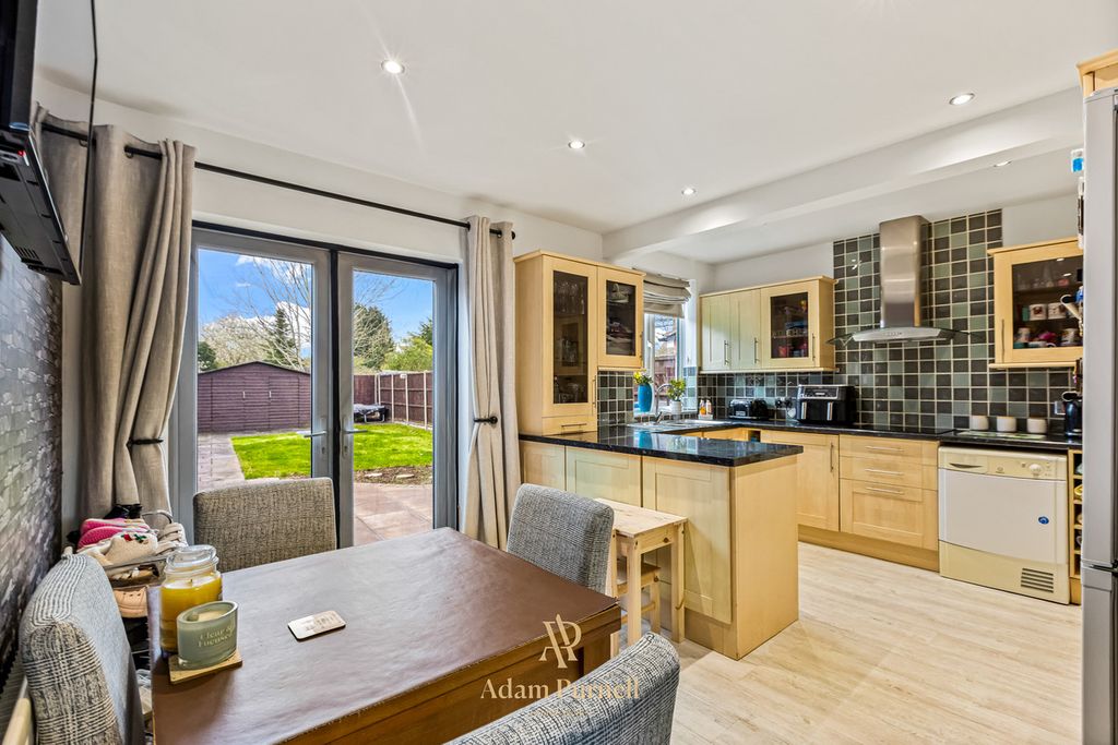 Property photo 2 of 20