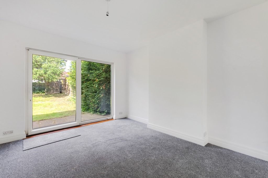 Property photo 2 of 11 4674111