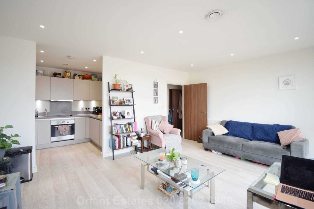 Property photo 1 of 11