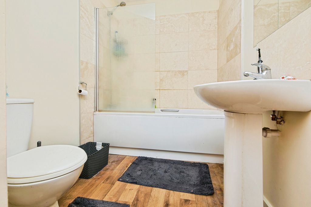 Additional image 5 of 1 bed flat for saleSouth Street, Ilkeston, Derbyshire DE7