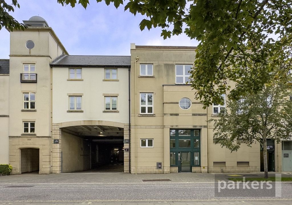 Property photo 1 of 12 Facade