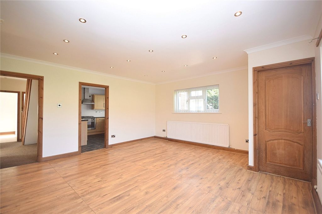 Property photo 3 of 19 Picture No. 11