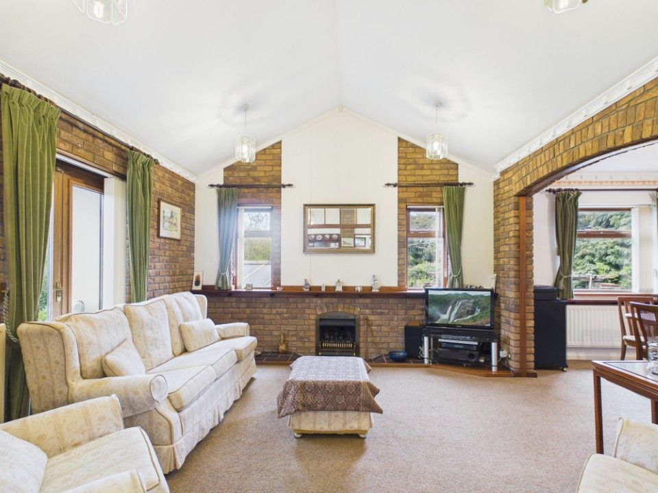 Property photo 2 of 27