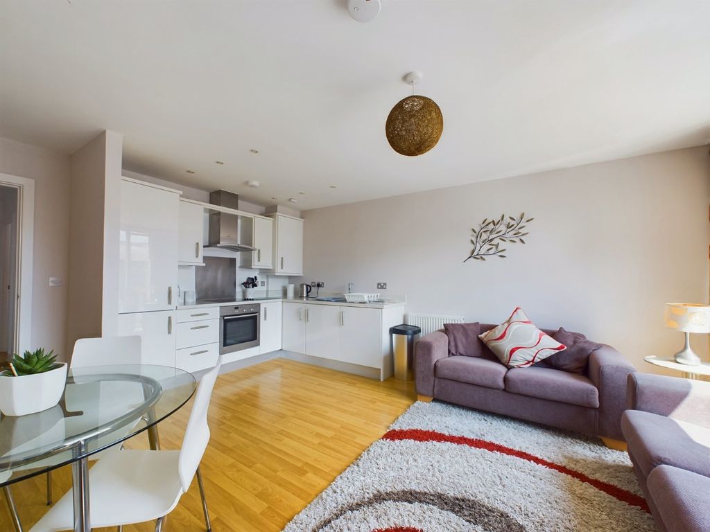 Property photo 3 of 8 Living/Kitchen Area