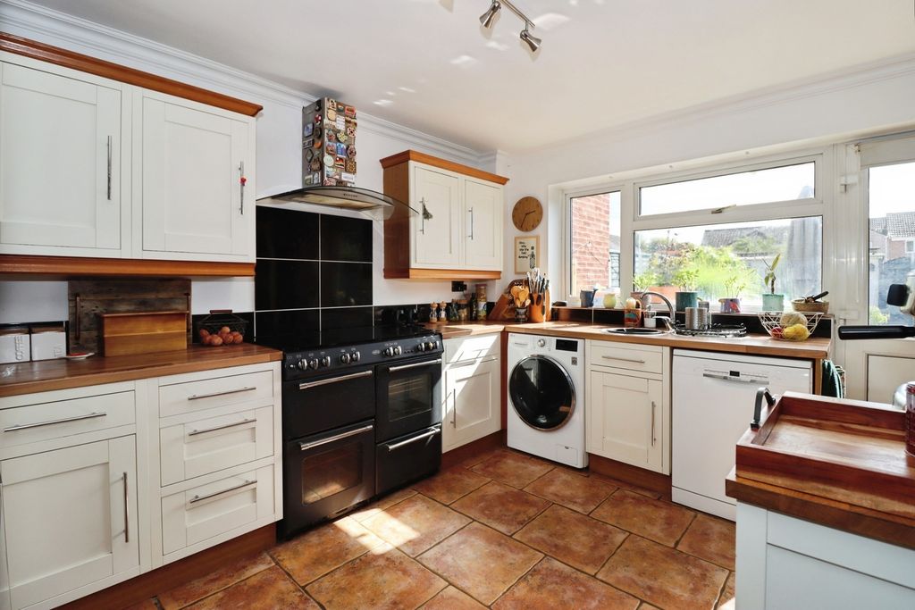 Property photo 2 of 17 Photo