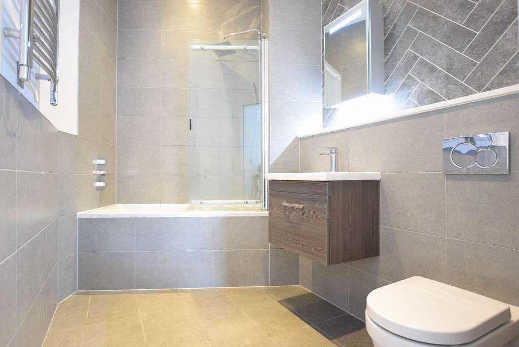 Property photo 3 of 8 Bathroom