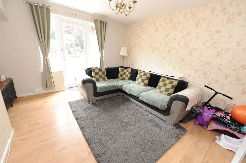 Property photo 2 of 17