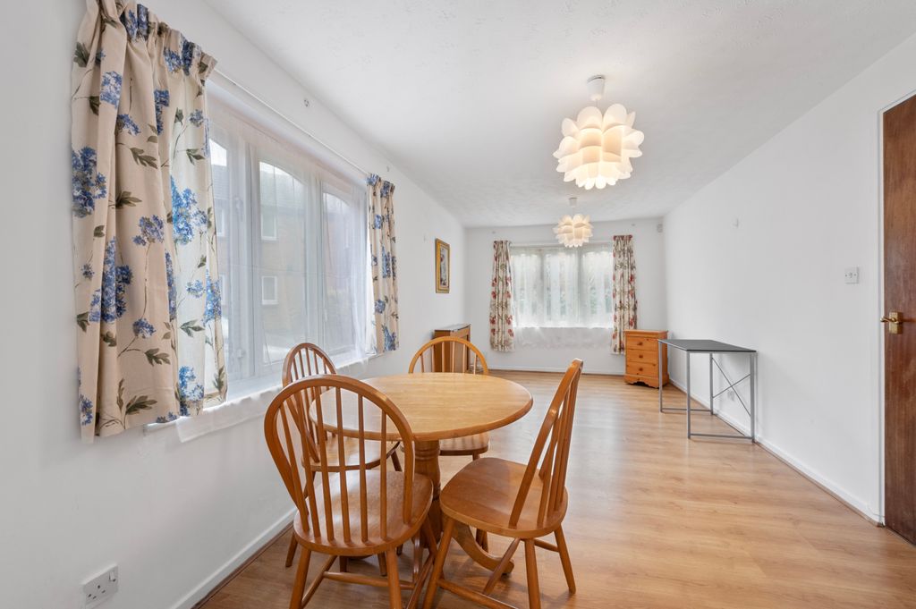 Property photo 2 of 10 Picture No. 25