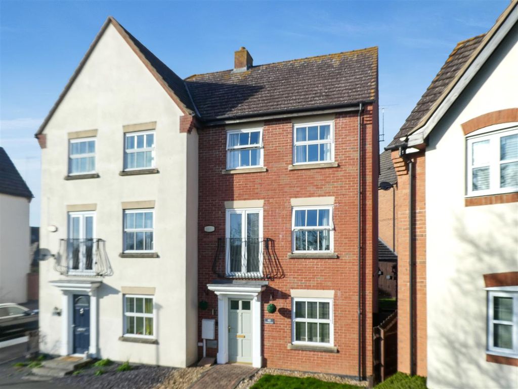 Property photo 2 of 25 1100664.Jpg