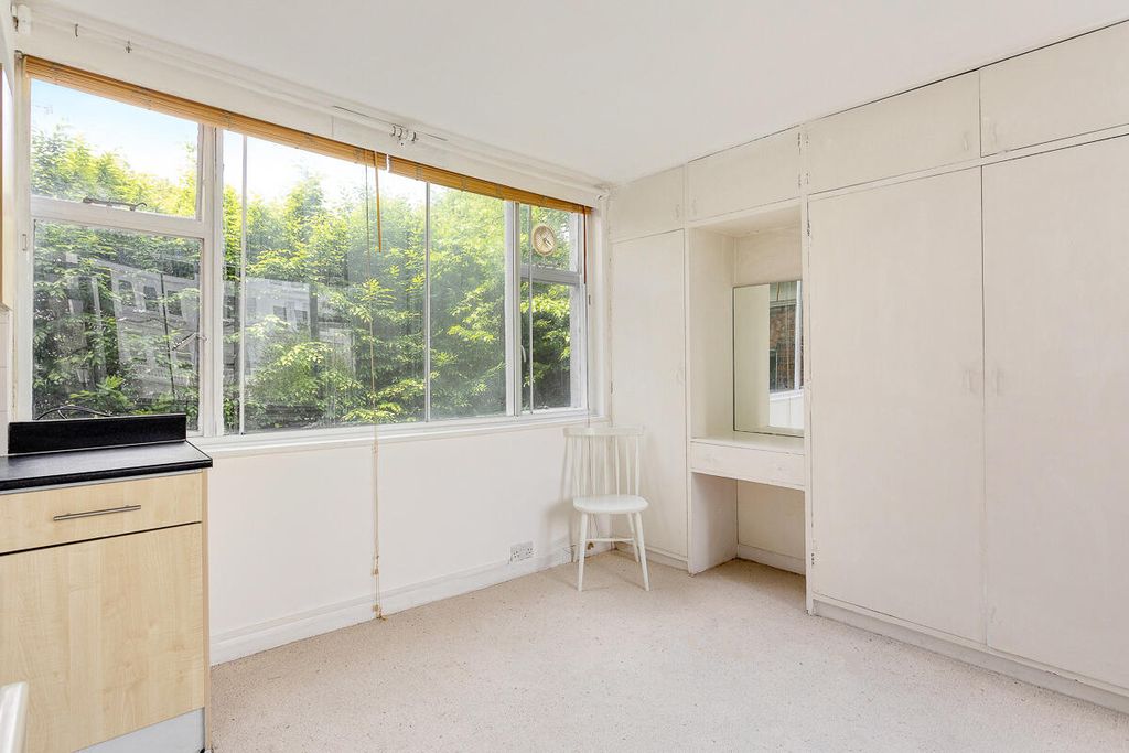 Property photo 2 of 12 Psq - Studio 26, 24 Pembridge Square, W2 4Dr-2.Jpg