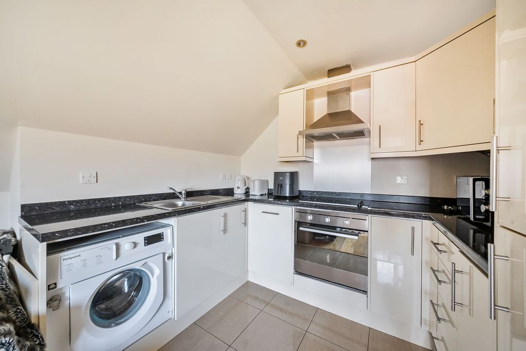 Property photo 2 of 26