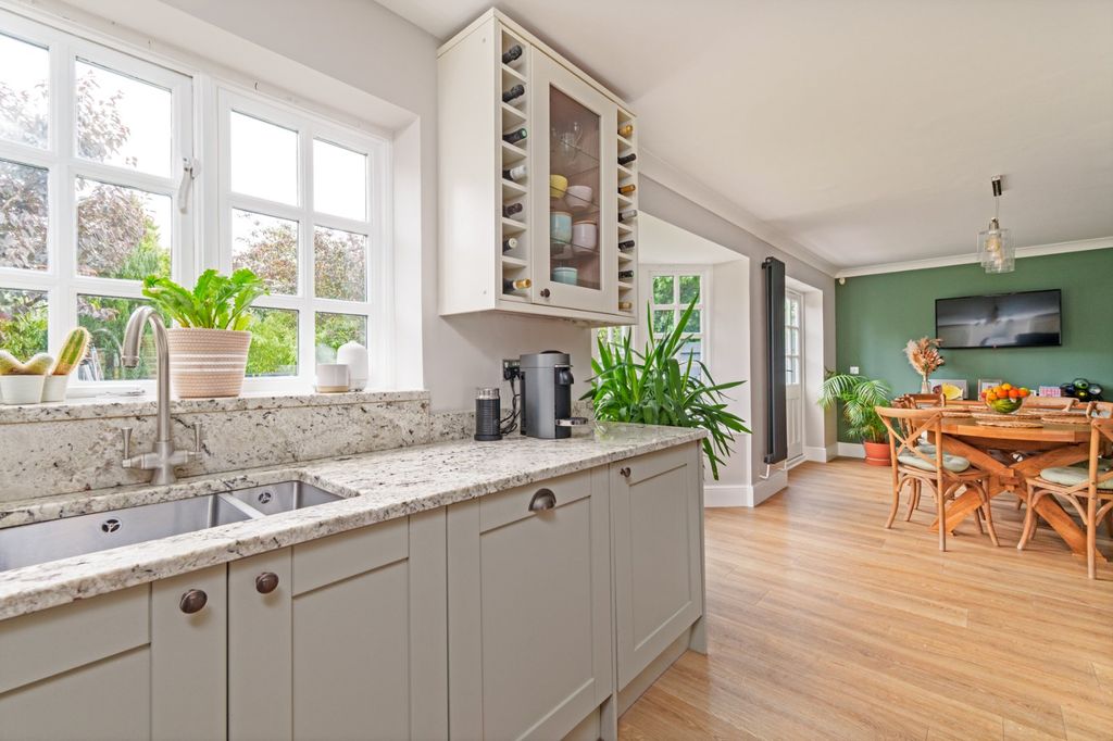 Property photo 3 of 14 Kitchen Diner