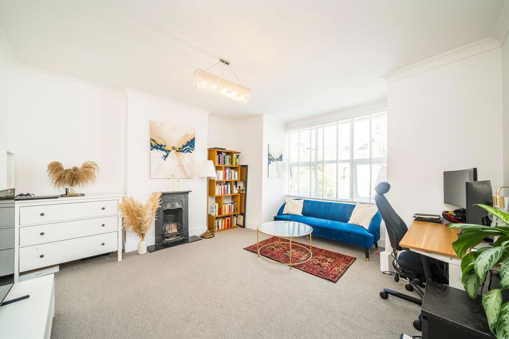Property photo 2 of 6