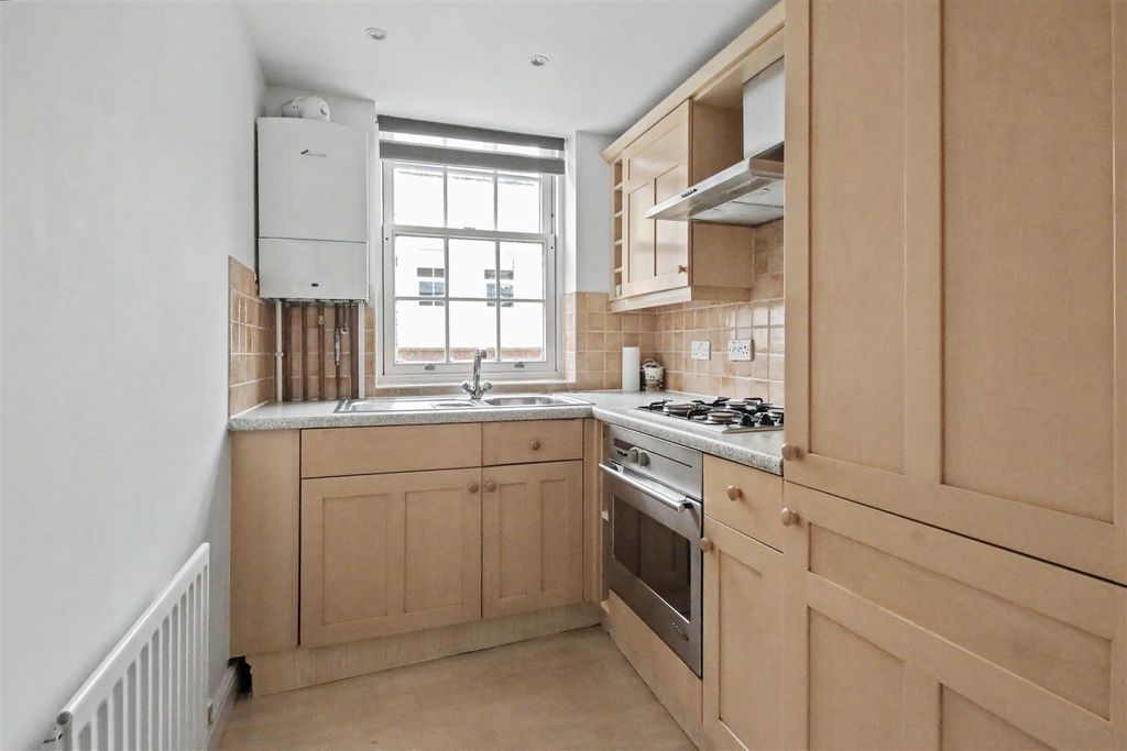 Property photo 2 of 10 Kitchen.Jpg