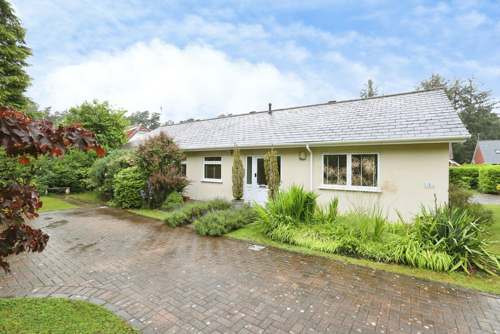 Property photo 1 of 18 Pbox-Img.Jpg