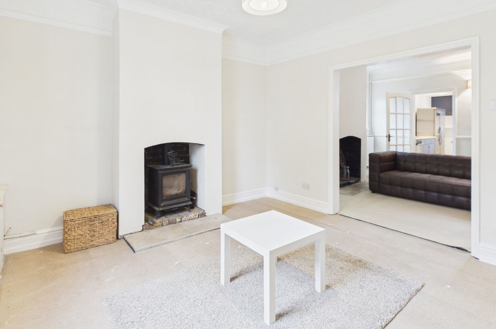 Property photo 3 of 17 Cam02519G0-Pr0391-Still005