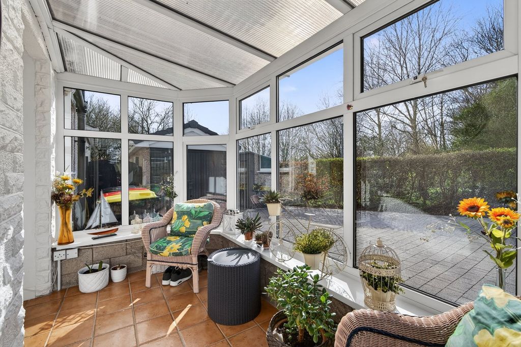 Property photo 2 of 30