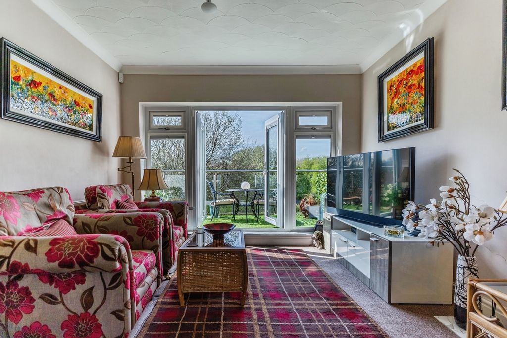 Property photo 3 of 20 Pbox-Img.Jpg