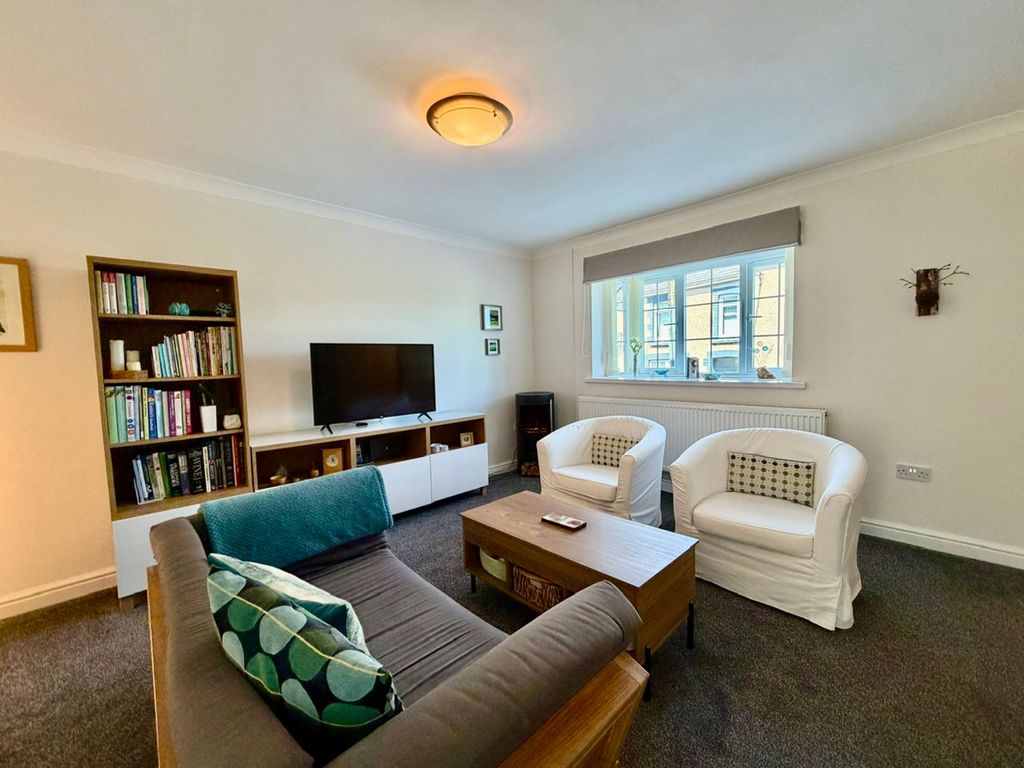 Property photo 3 of 46