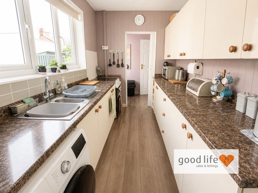 Property photo 3 of 16 20260706_114515600_Ios81 Hastings Street.Jpg