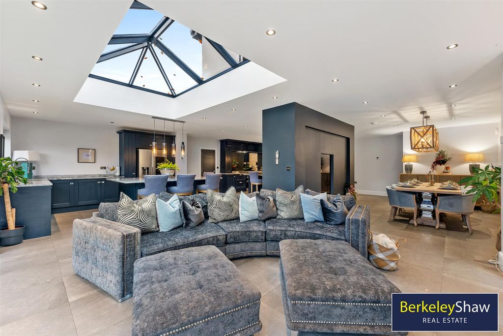 Property photo 3 of 49 Kitchen/Living/Dining