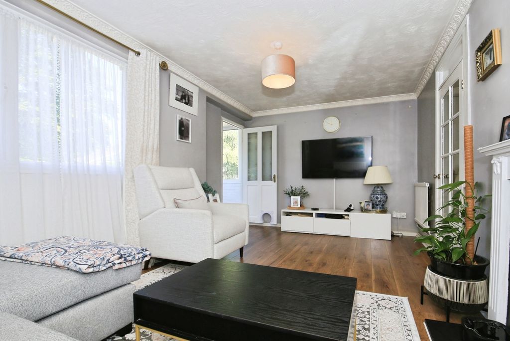 Property photo 3 of 12 Pbox-Img.Jpg