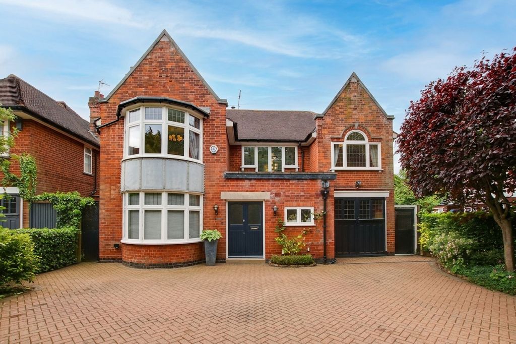 Property photo 1 of 63