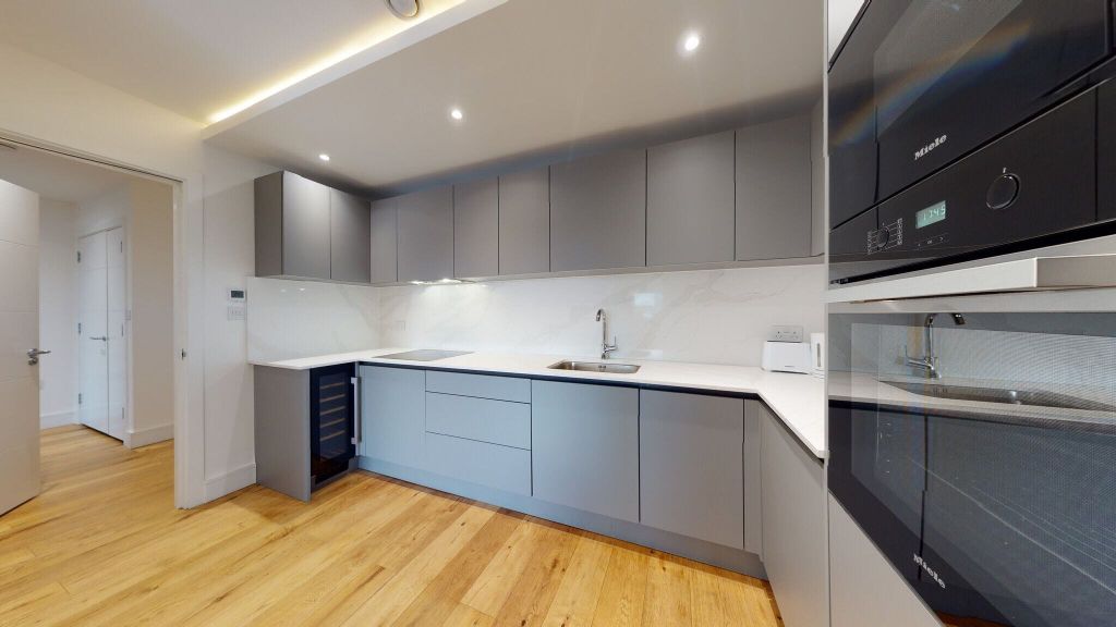 Property photo 2 of 20 Kitchen