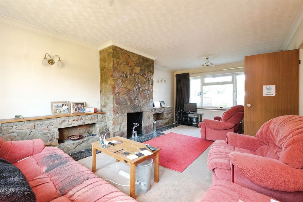 Property photo 3 of 16