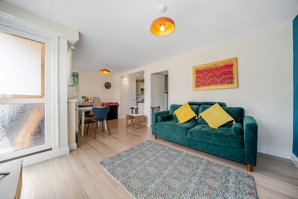 Property photo 3 of 16 1508789-2-6A91968...