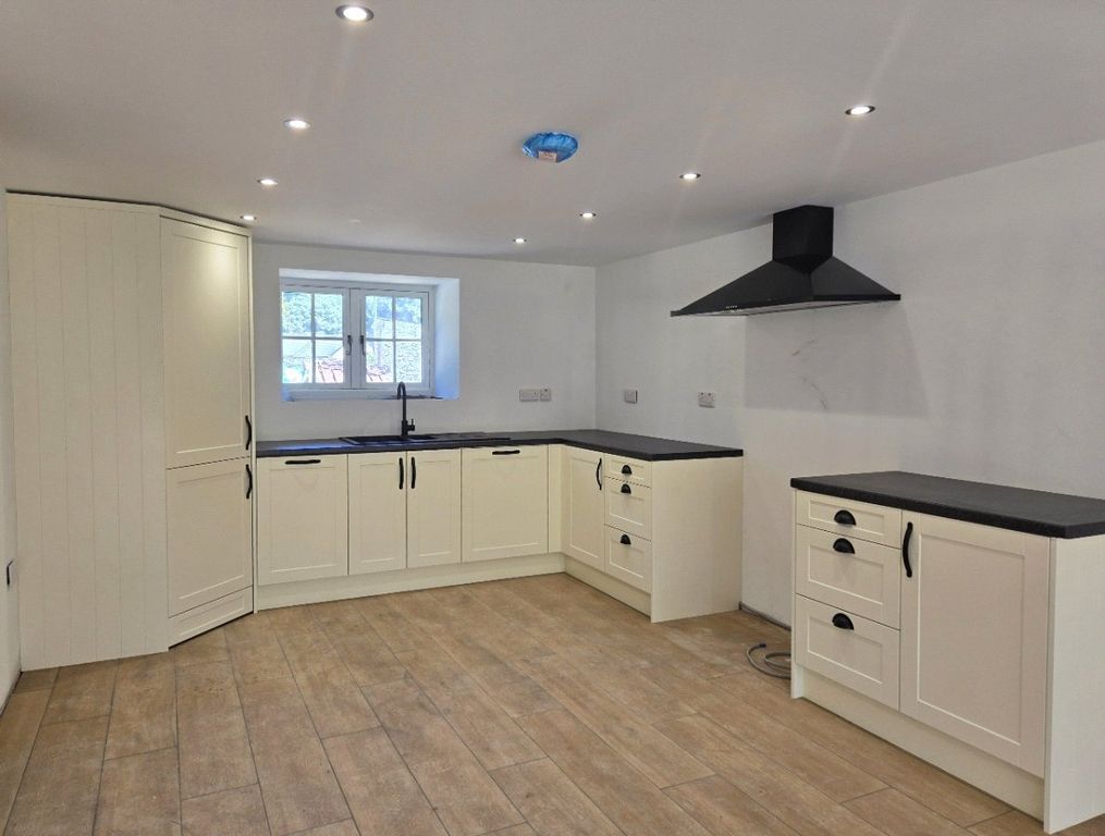 Property photo 3 of 27 Picture No. 11
