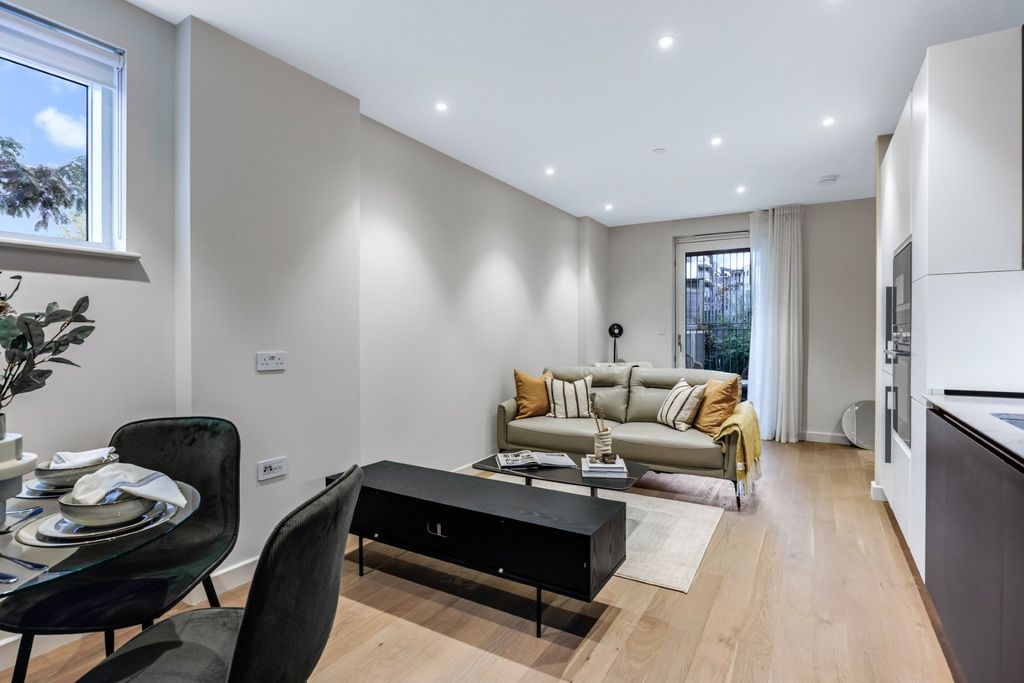 Property photo 1 of 10 Picture No. 14