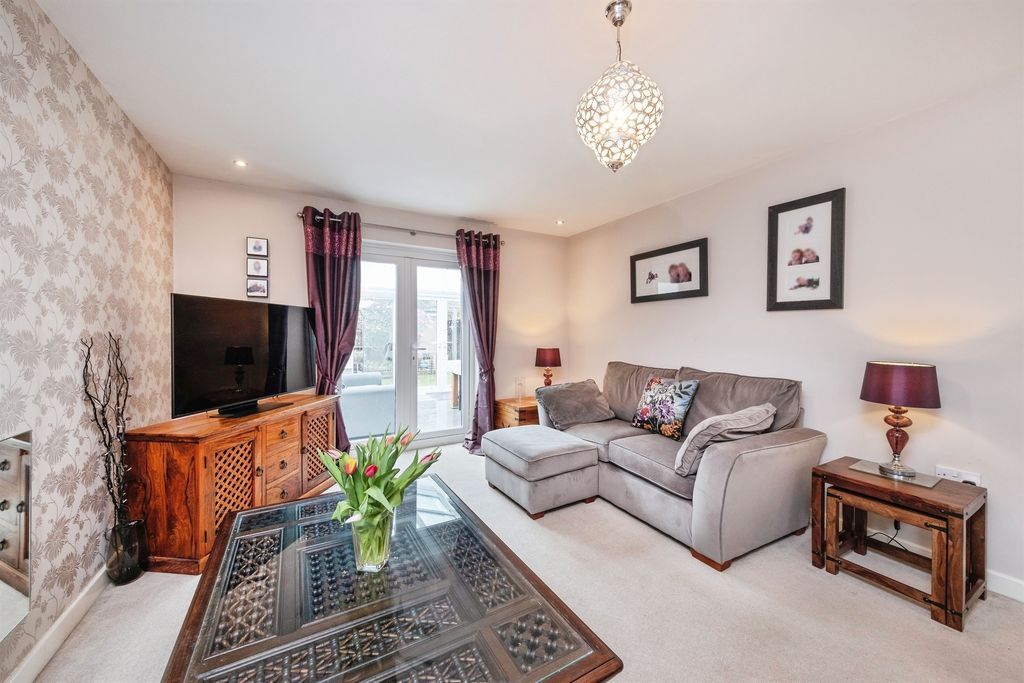 Property photo 3 of 20