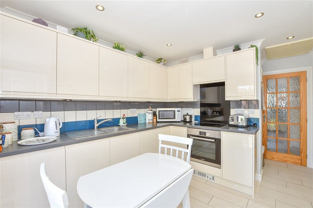 Property photo 3 of 13 Kitchen