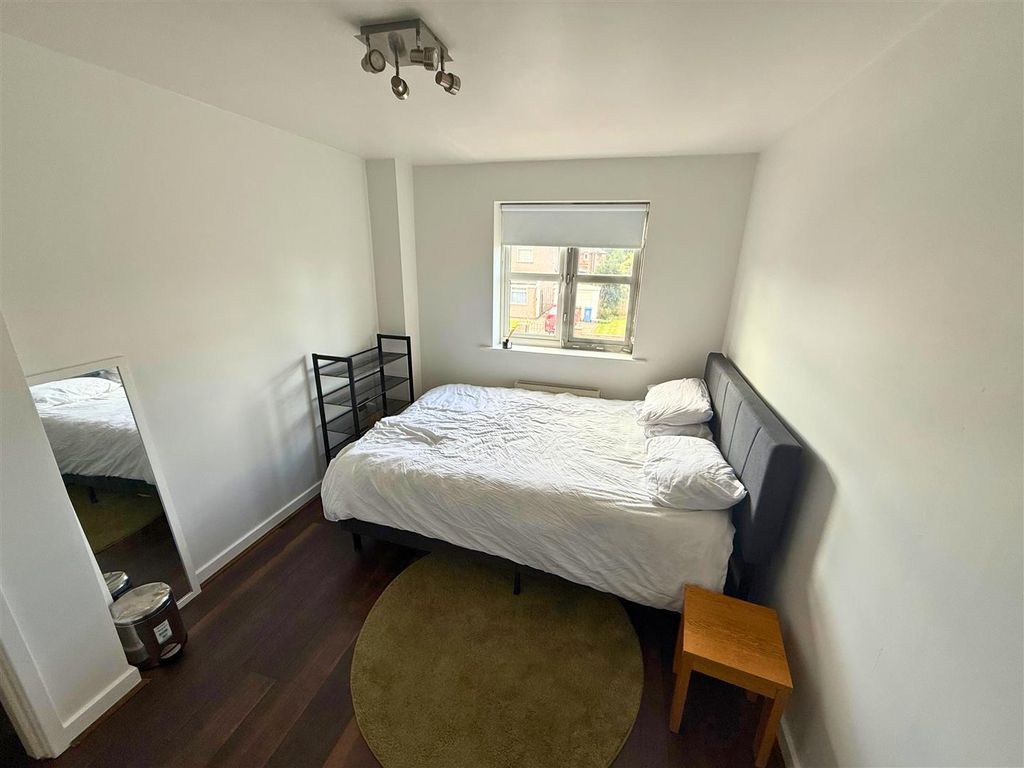 Property photo 2 of 9 Bedroom (2).Png