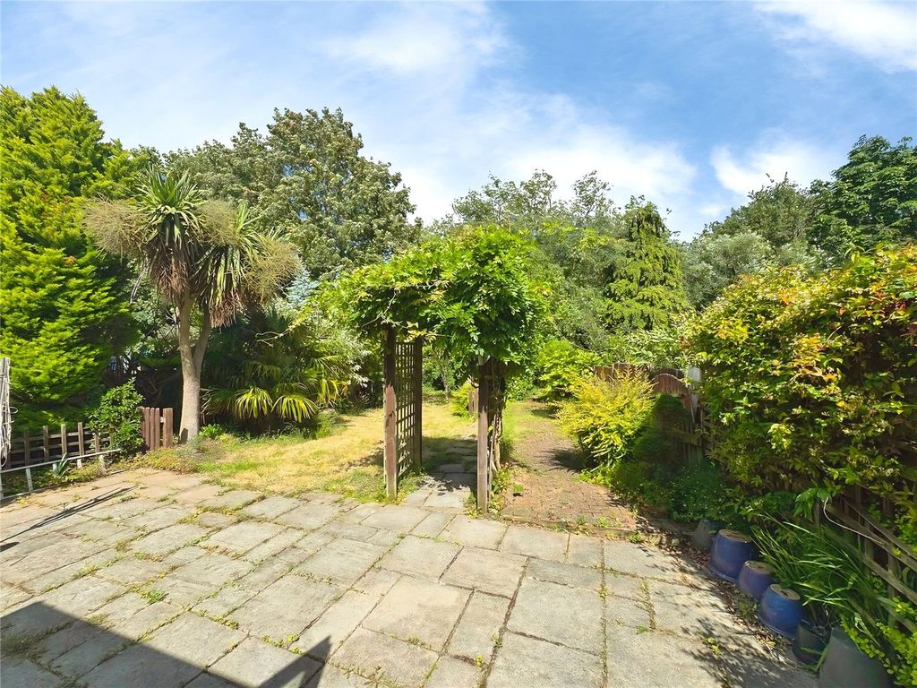 Property photo 2 of 20 Garden