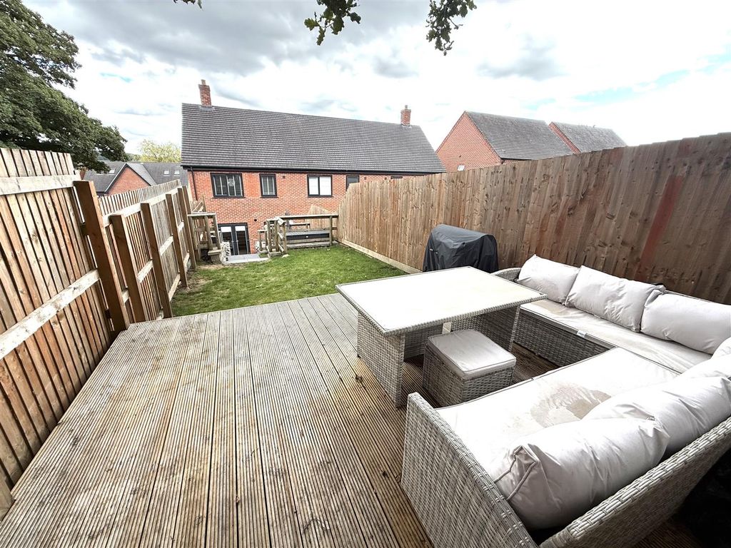 Property photo 2 of 21 Ambergate 7.Jpeg